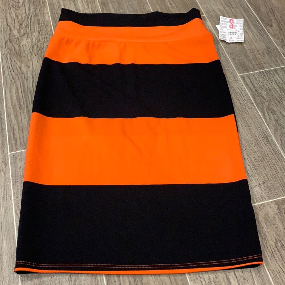 LuLaRoe Black / Orange Cassie Skirt
